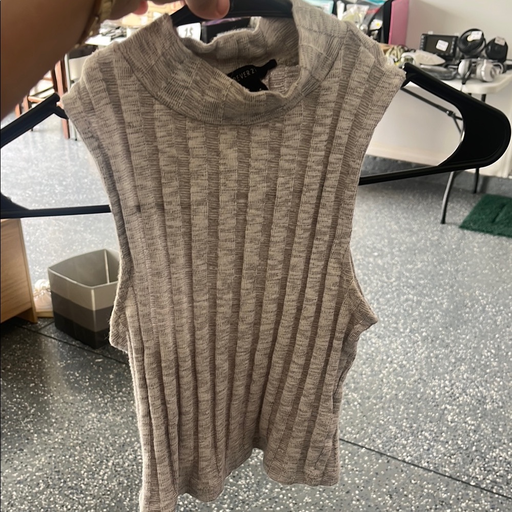 Sleeveless Gray Top